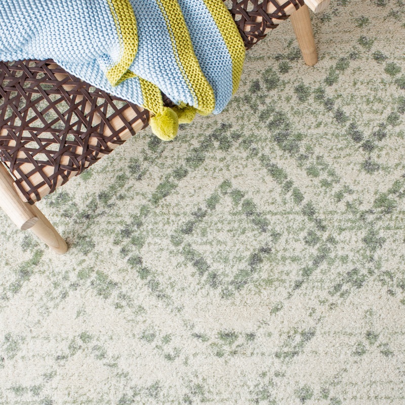 Almus Geometric Ivory/Green Area Rug Langley Street Rug Size: Runner 2’6″ x 14′