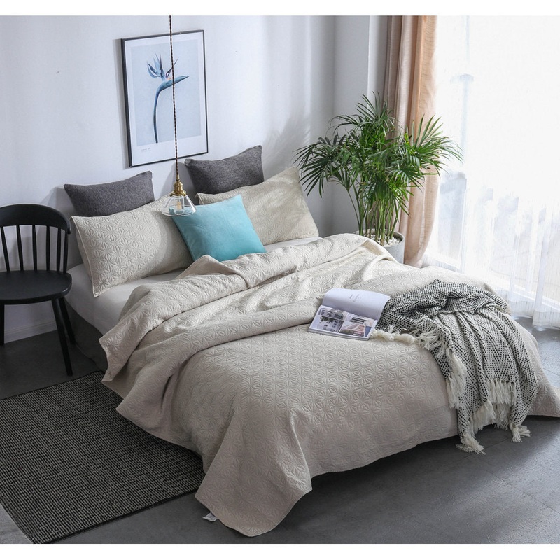 Reversible Quilt Set Kasentex Color: Beach Sand Size: Queen Quilt + 2 Shams