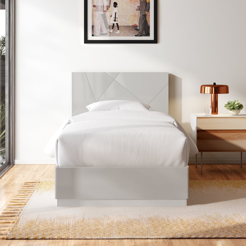 Mchenry Platform Bed Wade Logan Color: White Glossy Lacquer Size: Twin
