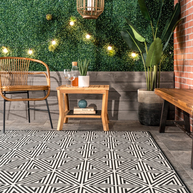 Cahuilla Geometric Black/White Indoor / Outdoor Area Rug Wade Logan Rug Size: Rectangle 8′ x 10′