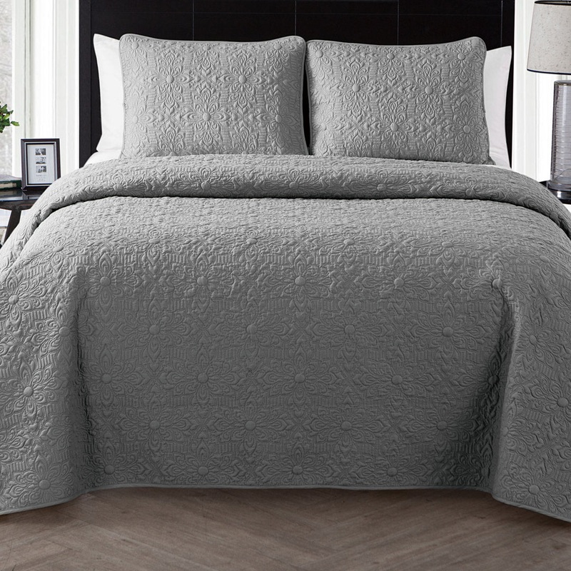 Caroline Embossed Floral Quilt Set VCNY Color: Gray Size: Full/Queen Quilt + 2 Standard Shams